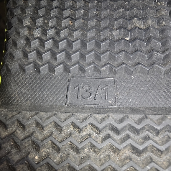 Members Mark Kids Green Dinosaur Rain Boots with Lime Accents - Picture 6 of 9